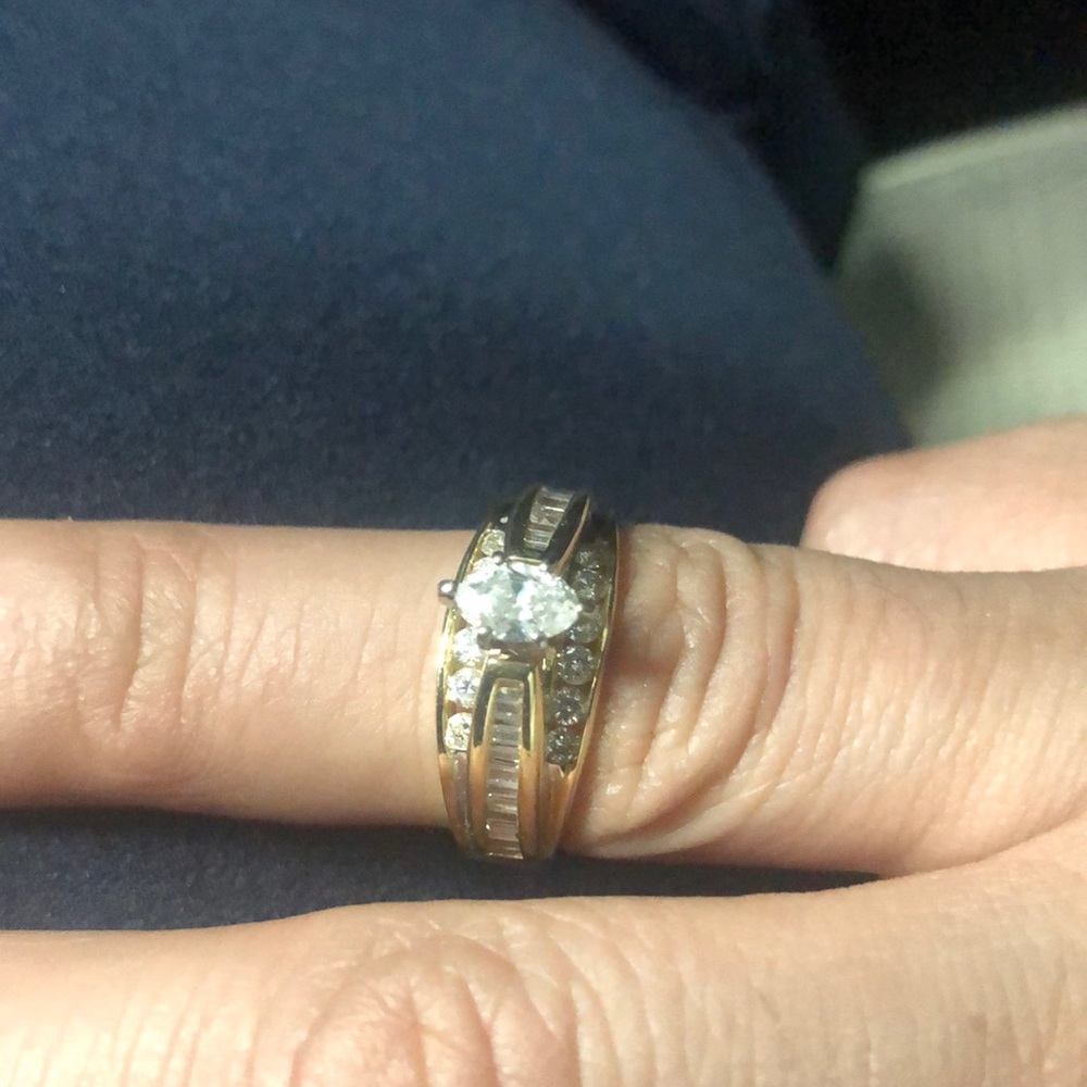 Ring 14kt diamond wedding